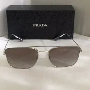 PRADA VPR05N-A sunglasses 度なし ケース付き PRADA VPR05N-A sunglasses 度なし ケース付き - メルカリ